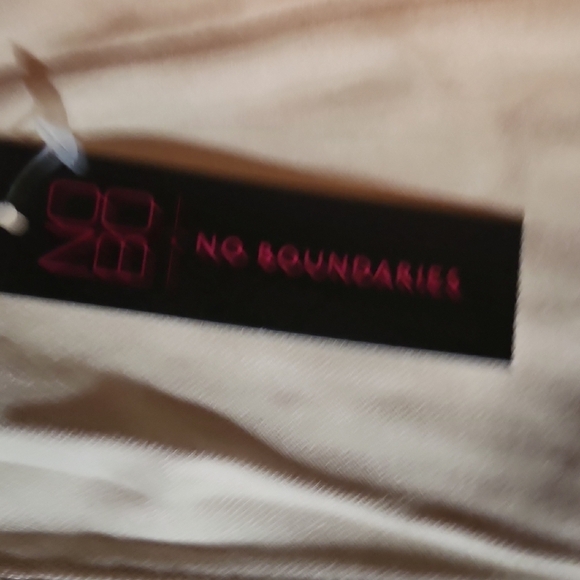 Cream Skinny Pants with Tailored Fit - Picture 3 of 6